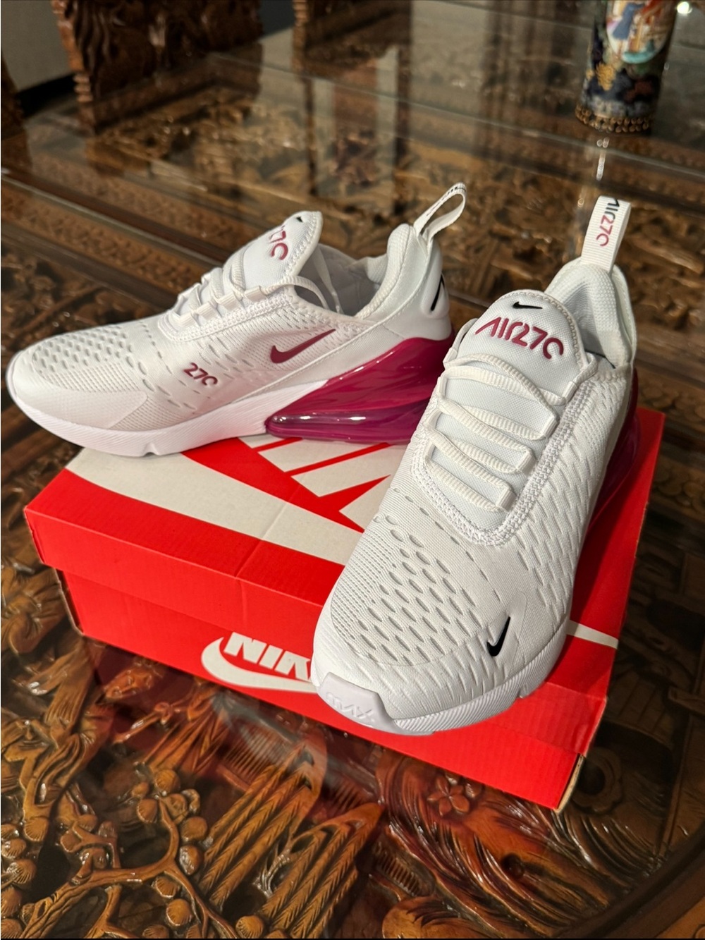 Brand new Nike Air Max 270 White  shoes Sneakers size 5.5Y youth or 7 womens
